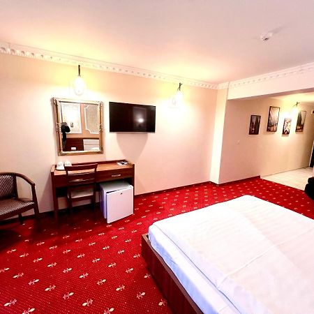 Complex Azar Hotell Galaţi Exteriör bild