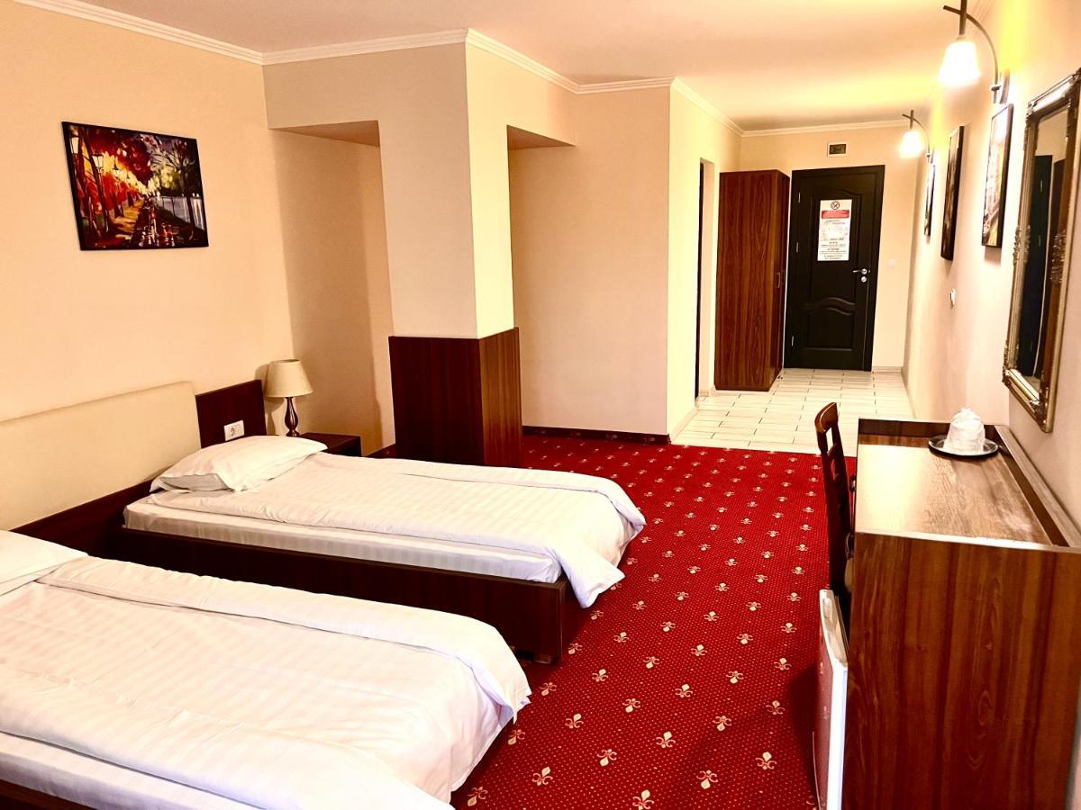 Complex Azar Hotell Galaţi Exteriör bild