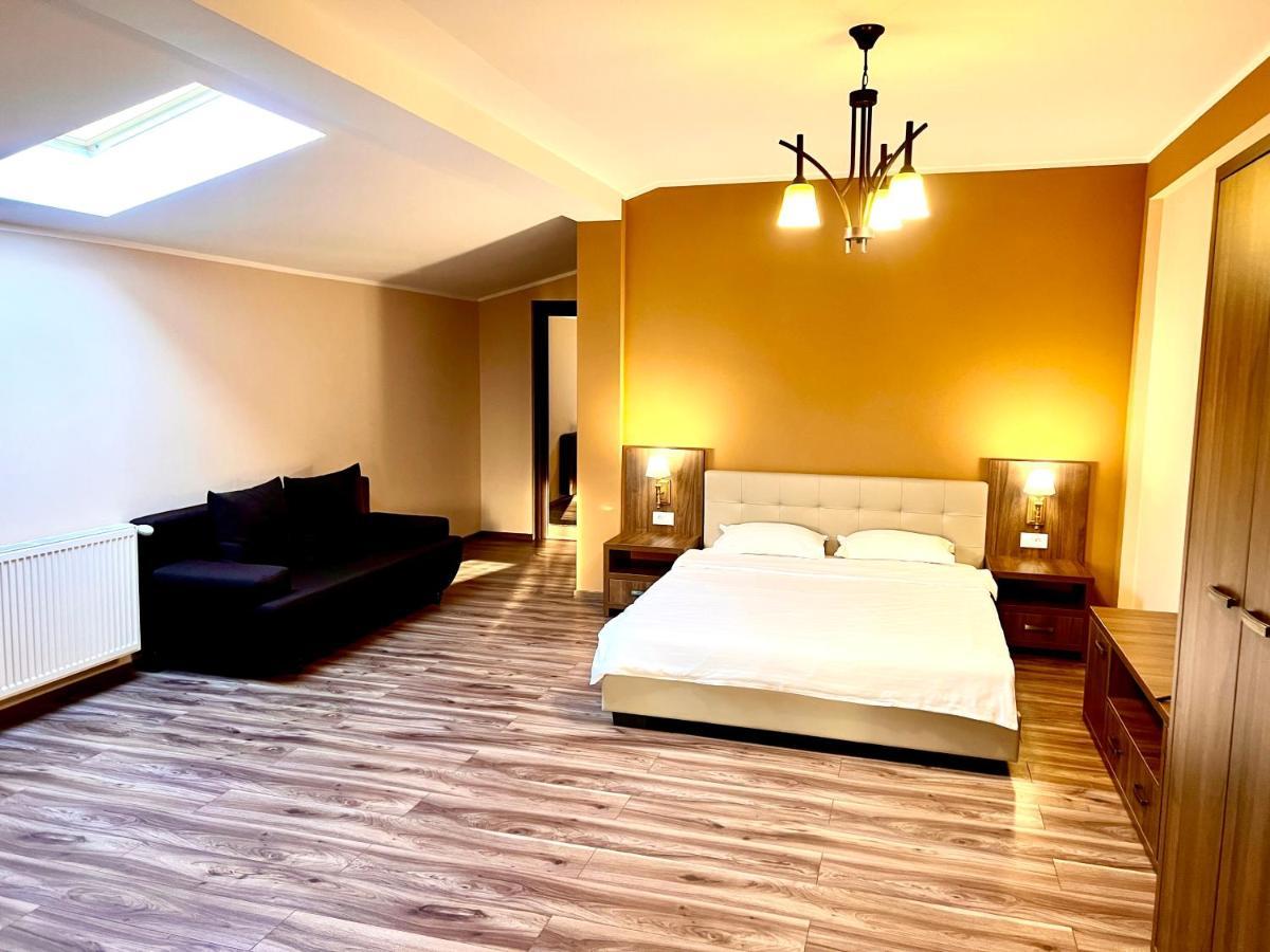 Complex Azar Hotell Galaţi Exteriör bild