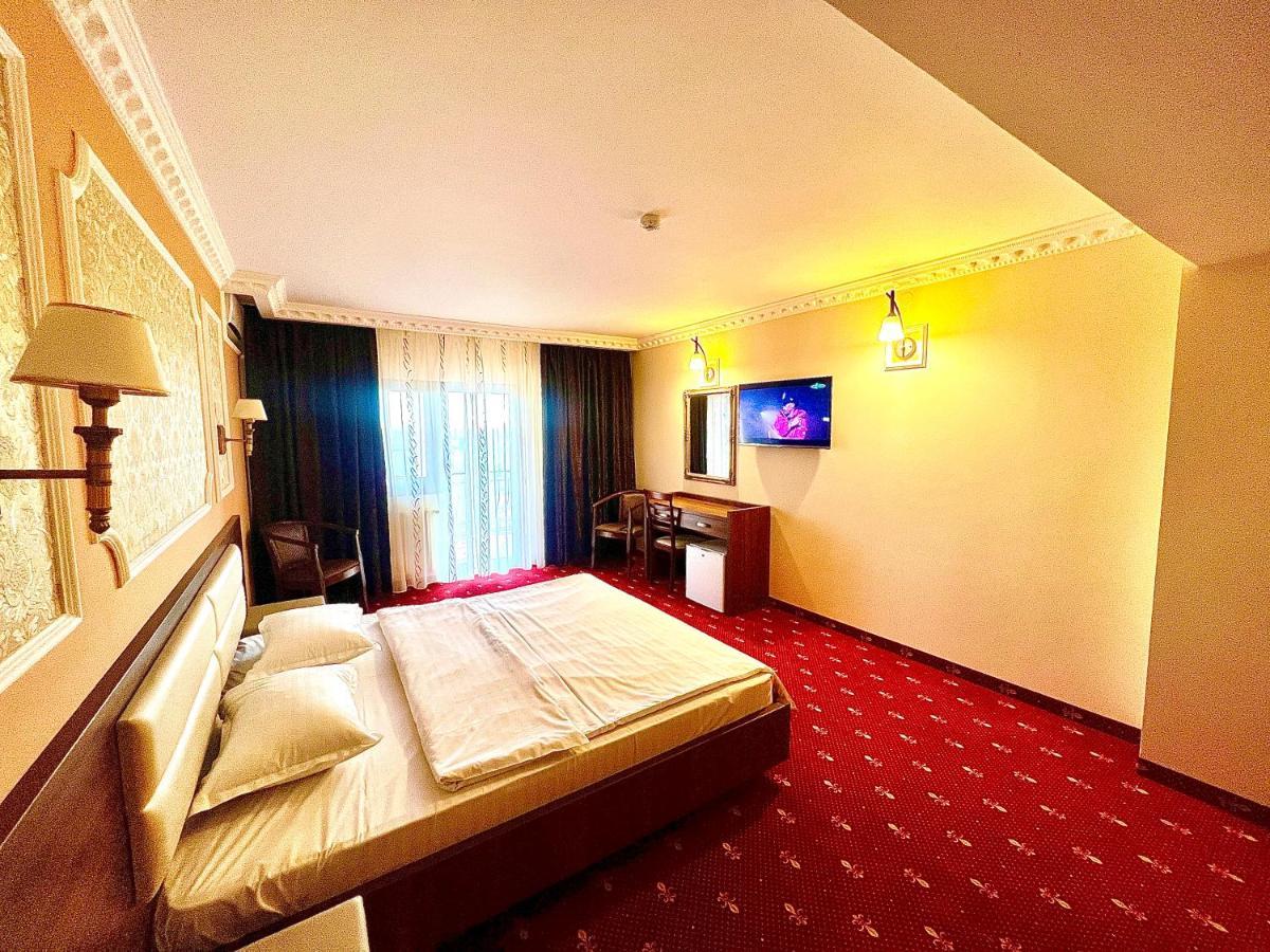 Complex Azar Hotell Galaţi Exteriör bild