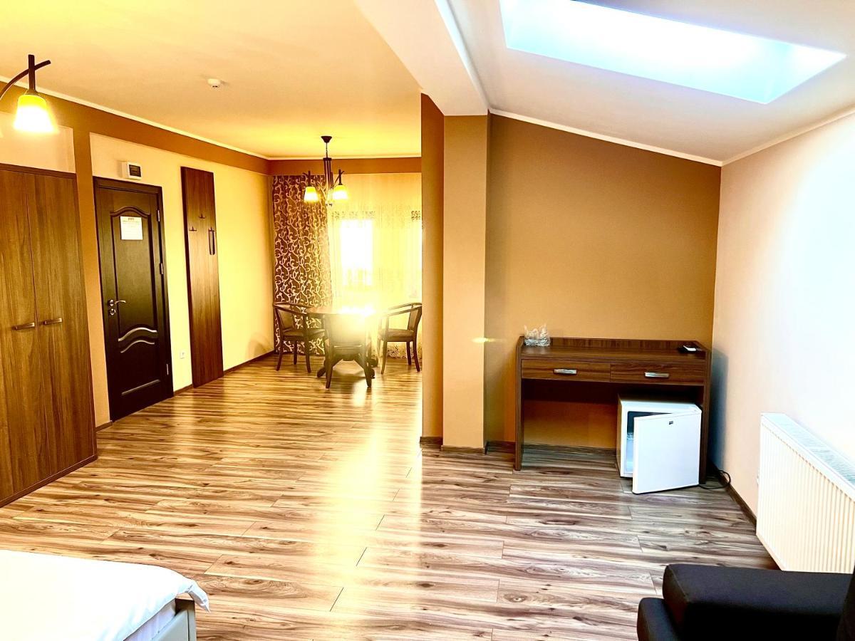 Complex Azar Hotell Galaţi Exteriör bild