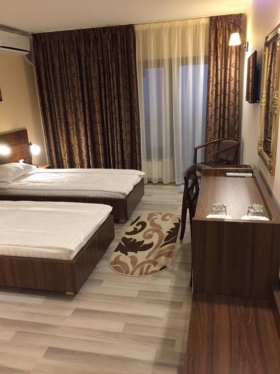 Complex Azar Hotell Galaţi Exteriör bild
