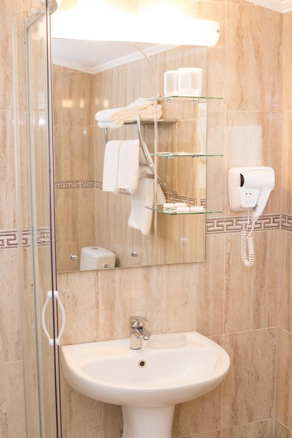 Complex Azar Hotell Galaţi Exteriör bild