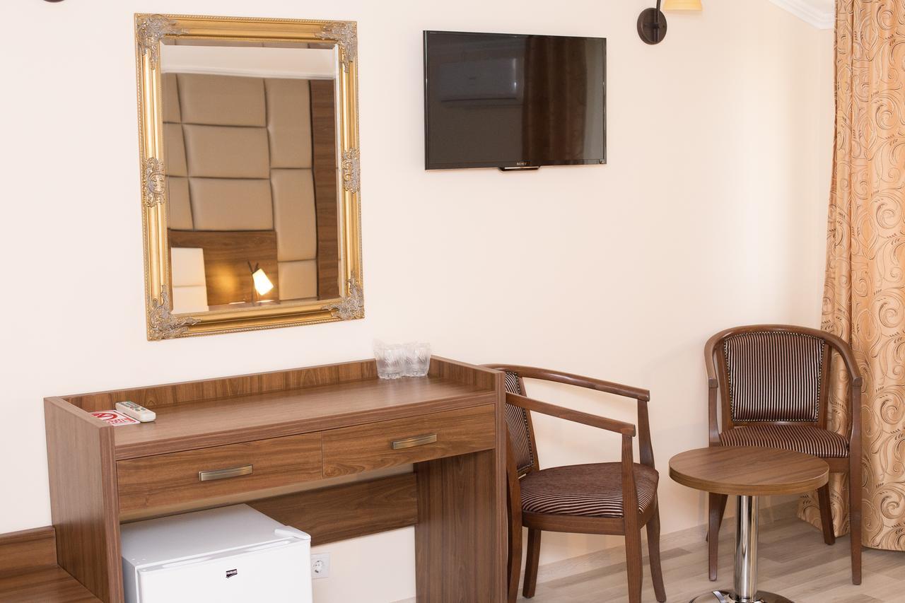 Complex Azar Hotell Galaţi Exteriör bild
