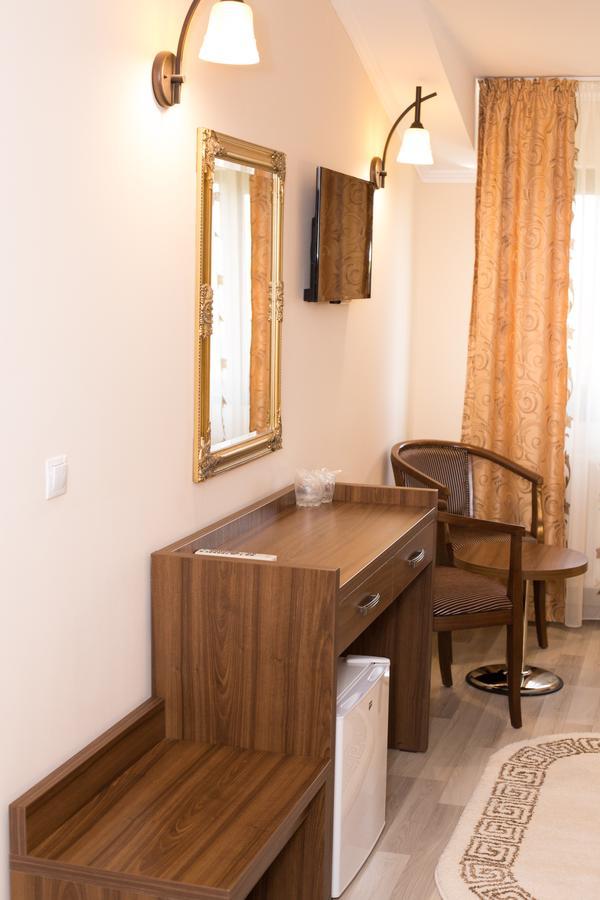 Complex Azar Hotell Galaţi Exteriör bild