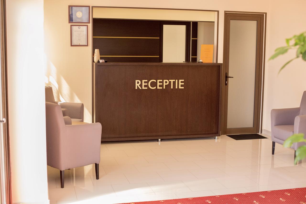Complex Azar Hotell Galaţi Exteriör bild